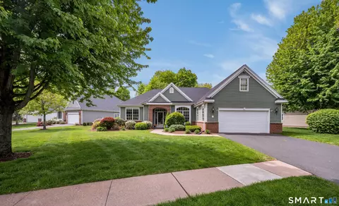 49 Worthington Dr, Farmington, CT 06032