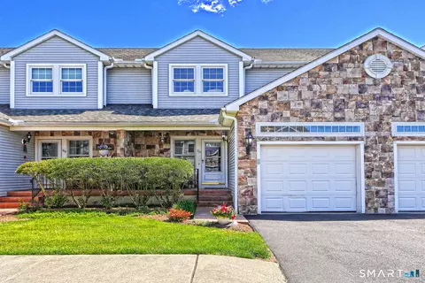 102 Lantern Ct #102, Clinton, CT 06413