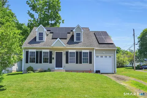 72 Durant Ter, Middletown, CT 06457