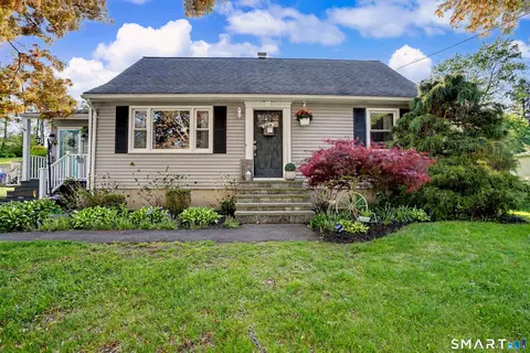 33 Stendahl Dr, Shelton, CT 06484