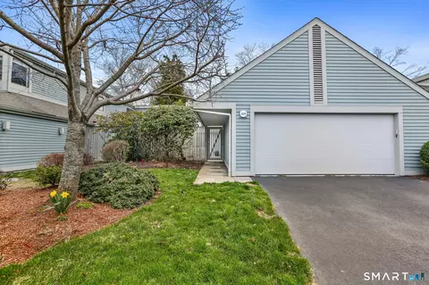 104 Harvest Cmns #104, Westport, CT 06880