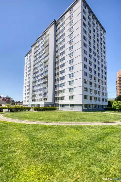 1 Strawberry Hill Ave #7D, Stamford, CT 06902