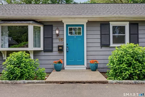 15 Whitwell St, Milford, CT 06460