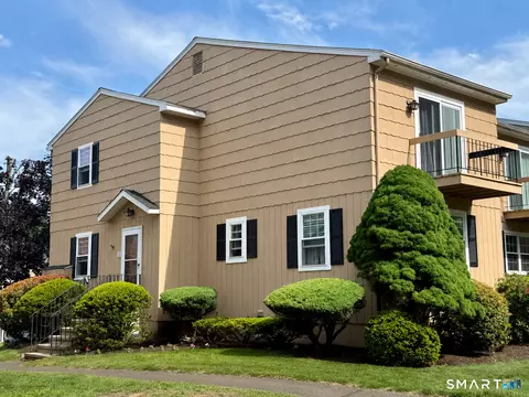 11 Deer Run #11, Bethel, CT 06801