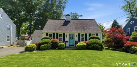 87 Knollwood Rd, North Haven, CT 06473