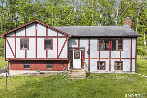 825 Jeremy Swamp Rd, Southbury, CT 06488