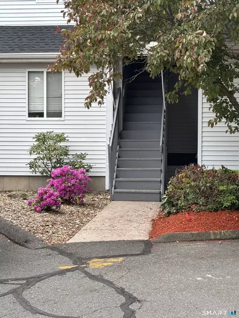 806 Hartford Rd #E, Manchester, CT 06040