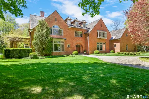 21 Daniel Ct, Westport, CT 06880