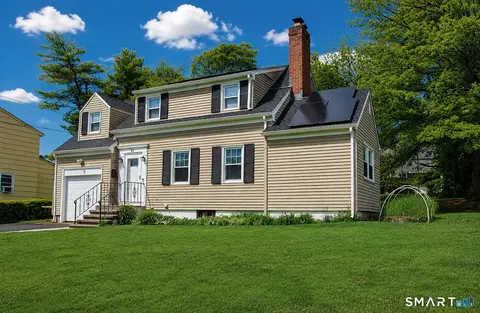 Exterior - 21 Ruby St, New Haven, CT 06515 photo 2 of 10