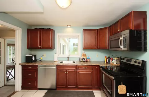 Kitchen - 21 Ruby St, New Haven, CT 06515 photo 4 of 4