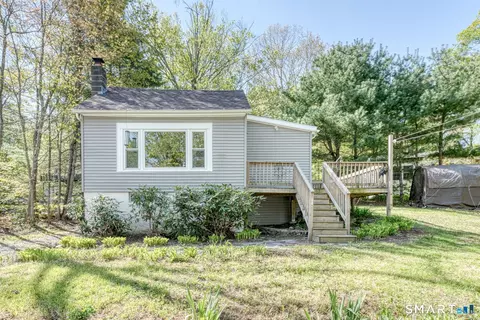 147 E Wakefield Blvd, Winchester, CT 06098