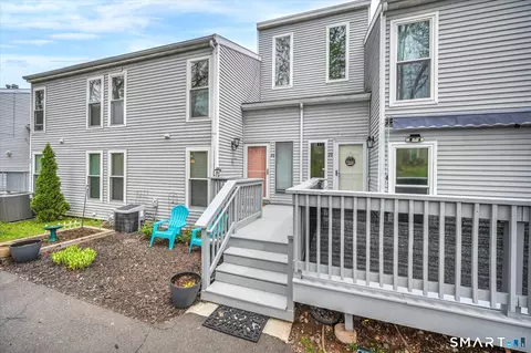 26 Glenview Dr #26, Cromwell, CT 06416