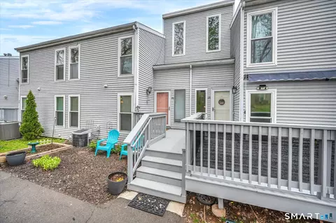 26 Glenview Dr #26, Cromwell, CT 06416