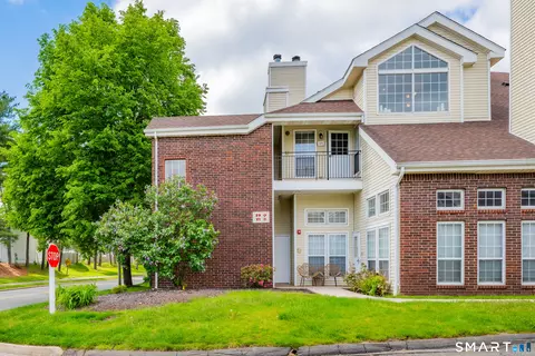 29 Carriage Crossing Ln #29, Middletown, CT 06457