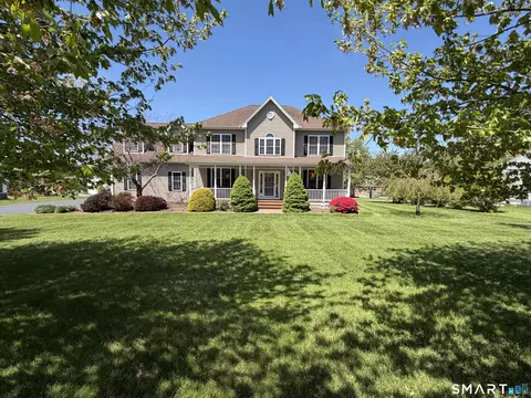 124 Damascus Rd, Branford, CT 06405