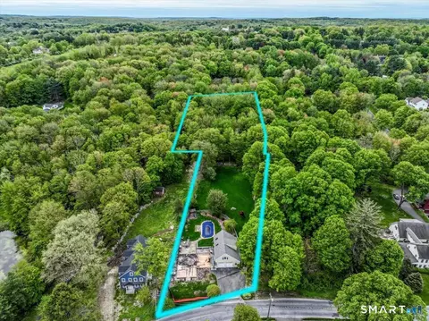 153 Boggs Hill Rd, Newtown, CT 06470