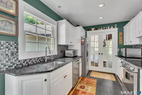 Kitchen - 5 N Beech Tree Rd, Brookfield, CT 06804 photo 1 of 5