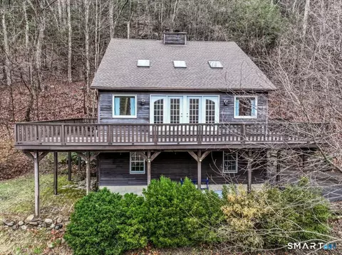 450 W Meetinghouse Rd, New Milford, CT 06776