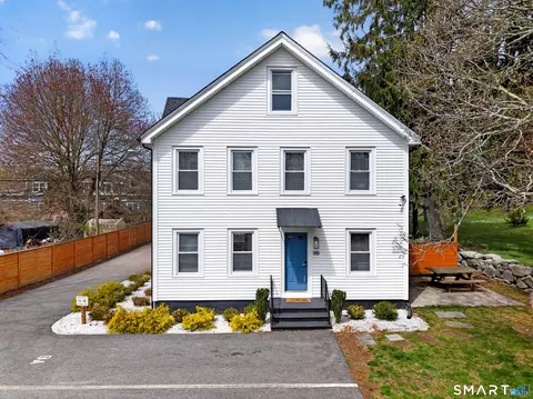 9 School St, Mystic, CT 06355