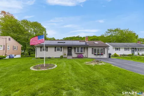 102 Wayne Ln, Meriden, CT 06450