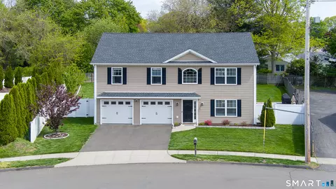 20 Twin Oaks Ter, Milford, CT 06460