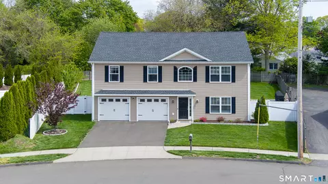 20 Twin Oaks Ter, Milford, CT 06460
