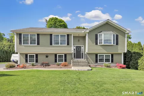 2 Gracie Ln, Ansonia, CT 06401
