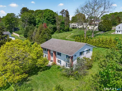 662 Groton Long Point Rd, Groton, CT 06340