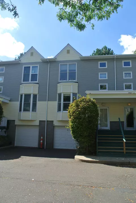 130 Winchester Ave #304, New Haven, CT 06511