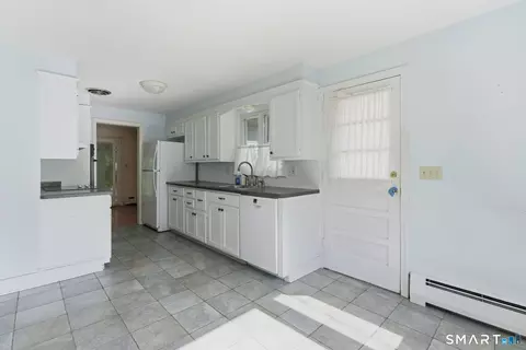 Kitchen - 68 Cornwall Rd, Berlin, CT 06037 photo 2 of 4