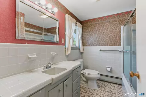 Bath - 68 Cornwall Rd, Berlin, CT 06037 photo 2 of 2