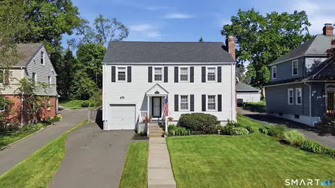198 Auburn Rd, West Hartford, CT 06119