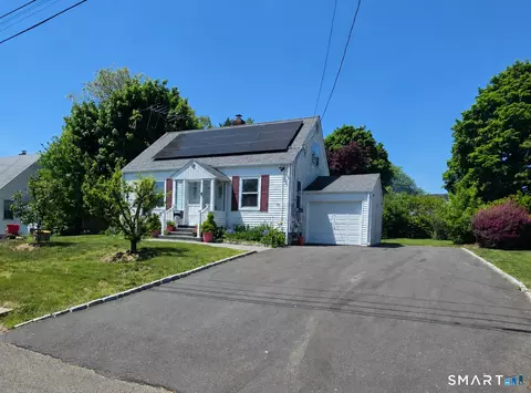 65 Westmere St, Bridgeport, CT 06606