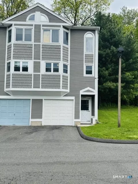 1655 N Colony Rd #12, Meriden, CT 06450