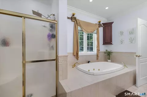 Bath - 56 River Rd, Killingly, CT 06241 photo 3 of 4