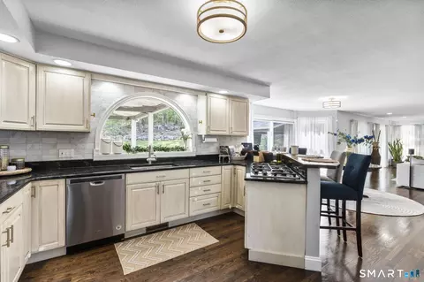 Kitchen - 1 Hidden Brook Rd, Hamden, CT 06518 photo 1 of 4