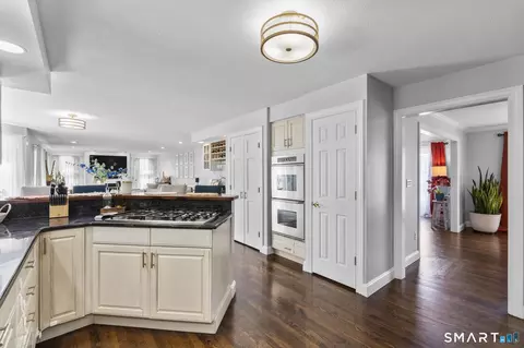 Kitchen - 1 Hidden Brook Rd, Hamden, CT 06518 photo 2 of 4