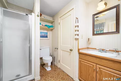 Bath - 29 S Main St, Windsor Locks, CT 06096 photo 2 of 4