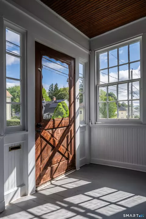 Entry Way - 2 Morrison Ave, Wethersfield, CT 06109 photo 1 of 2