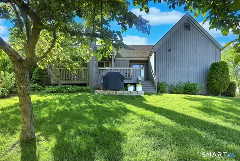 209 Acorn Ln #B, Stratford, CT 06614
