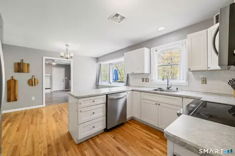 Kitchen - 225 Bethmour Rd, Bethany, CT 06524 photo 1 of 4