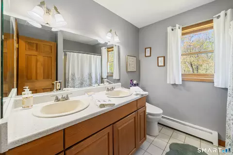 Bath - 225 Bethmour Rd, Bethany, CT 06524 photo 4 of 5