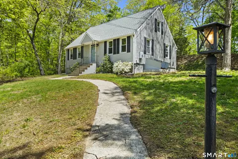 14 Church St, Sprague, CT 06330