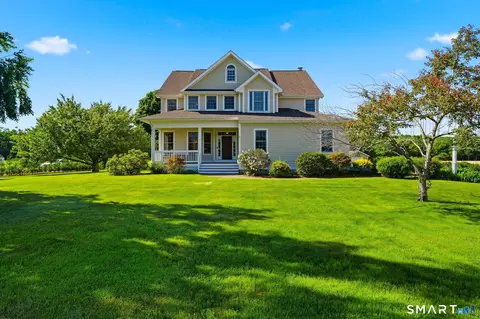 124 Old Maids Ln, Glastonbury, CT 06073