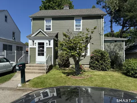 26 Strand St, Bridgeport, CT 06606