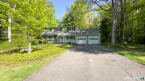 16 Briarwood Dr, Simsbury, CT 06070