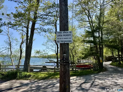 7 W Side Dr, Barkhamsted, CT 06063