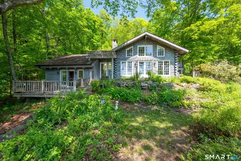 3 Morrissey Ln, Bridgewater, CT 06752