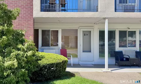 224 West Walk #224, West Haven, CT 06516