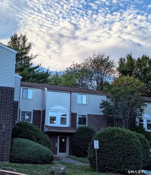 7 Padanaram Rd #J218, Danbury, CT 06811